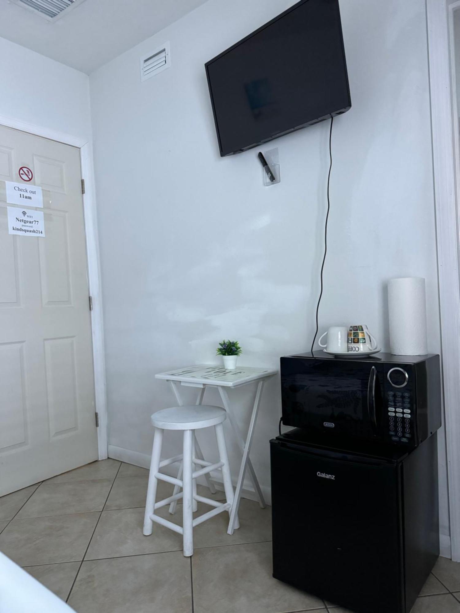 B5 Best Value On Private Bedroom With Private Bathroom In Little Havana, Miami Eksteriør bilde